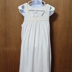 Blu Heaven Lined Dress Cream/off white Color size Med. EUC